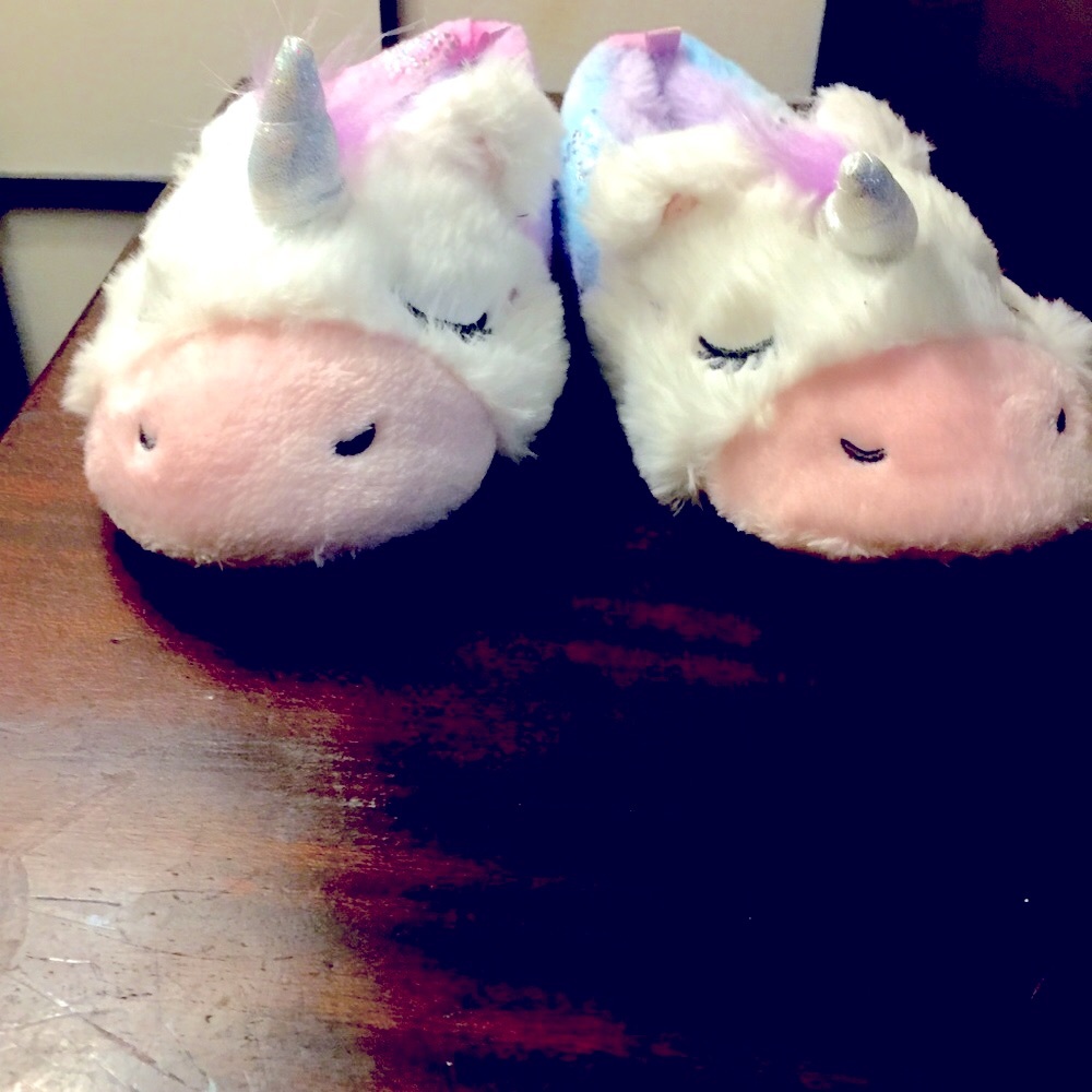 🦄Magical Unicorn White Pink Purple Fluffy Slippers🌸 11.5 Toddler - Picture 6 of 9